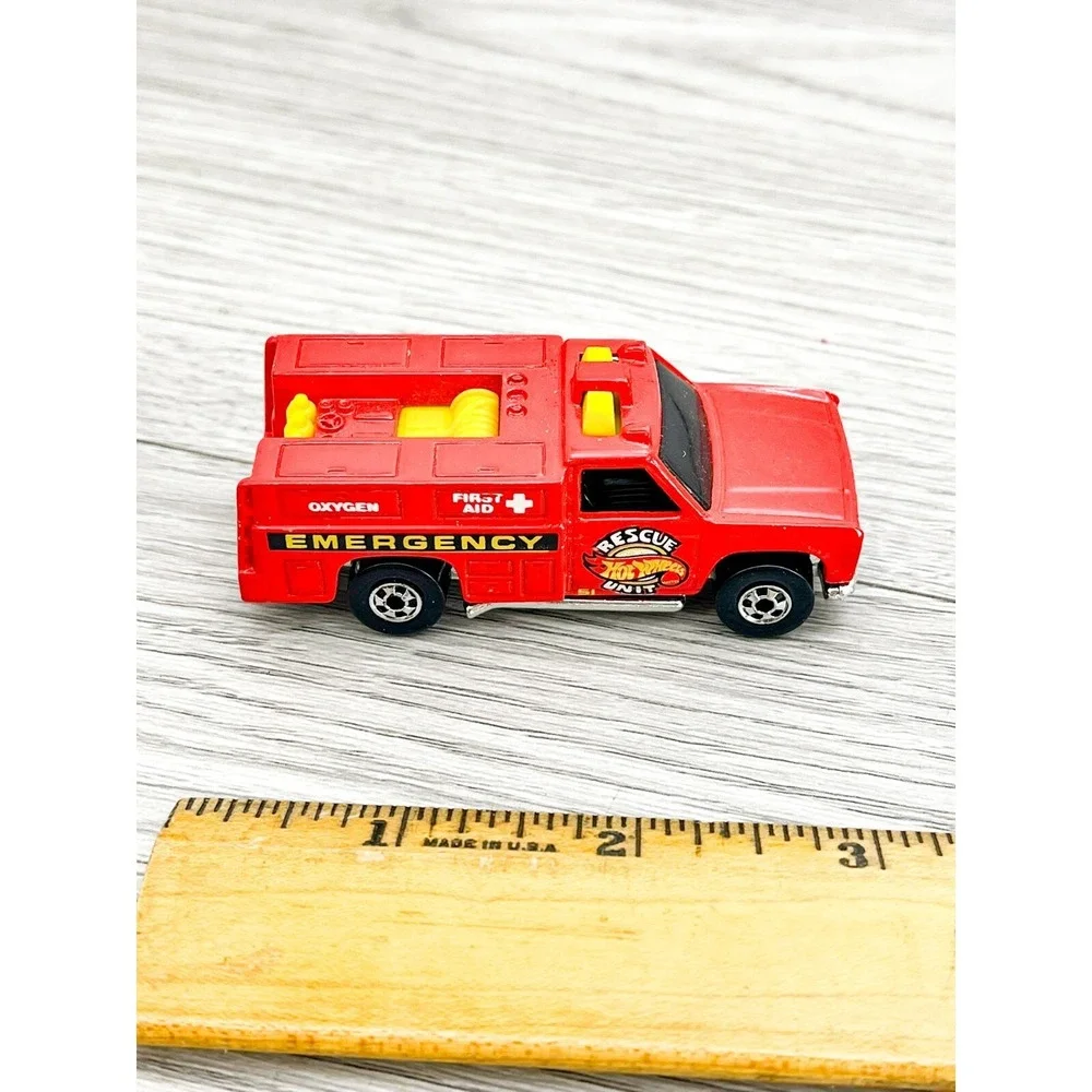 1974 FIRE RANGER TRUCK EMERGENCY 1:64‎ SCALE DIECAST DIORAMA COLLECTOR